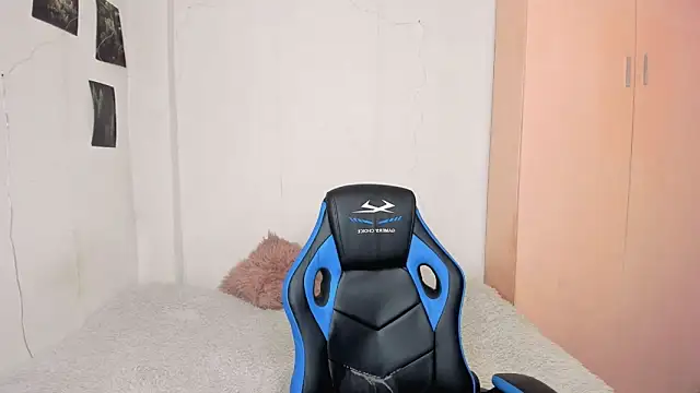 Makentoshi  online show from March 20, 2025, 1:04 pm