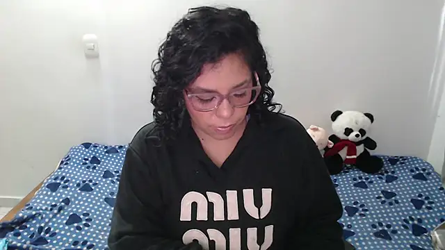 Snapshot of Anne_purple chatting on June 3, 2026, 1:01 pm Anne purple online show from June 3, 2026, 1:01 pm