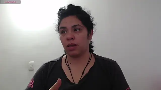 Snapshot of Anne_purple chatting on June 23, 2026, 3:10 pm Anne purple online show from June 23, 2026, 3:10 pm