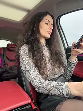 Snapshot of _AHHA_ chatting on October 27, 2025, 9:21 am AHHA online show from October 27, 2025, 9:21 am