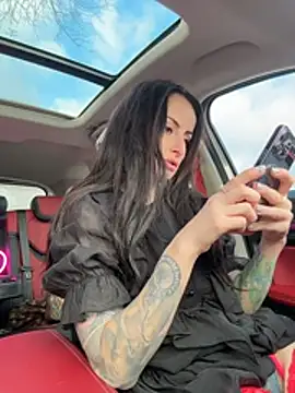 Snapshot of _AHHA_ chatting on December 14, 2025, 10:43 am AHHA online show from December 14, 2025, 10:43 am