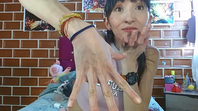 Sakura and yuki online show from March 13, 2025, 9:05 pm