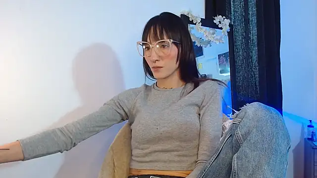 Sakura and yuki online show from February 26, 2025, 2:16 pm
