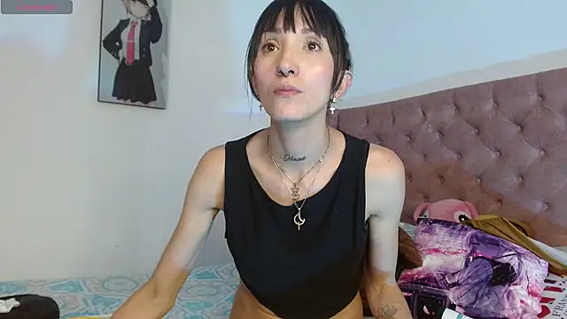 Sakura and yuki online show from February 11, 2025, 5:18 pm