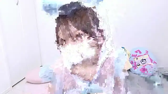 hi---chan- online show from May 8, 2026, 1:15 pm