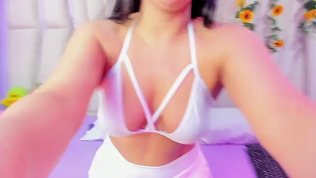 Snapshot of Cristal_horny69 chatting on October 8, 2025, 3:30 am Cristal horny69 online show from October 8, 2025, 3:30 am