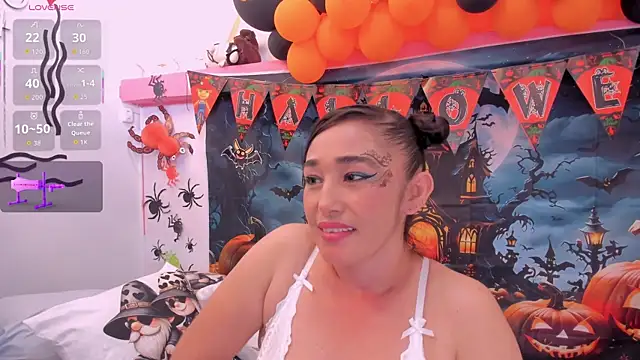 Snapshot of charlotte-11 chatting on October 16, 2025, 4:48 pm charlotte-11 online show from October 16, 2025, 4:48 pm