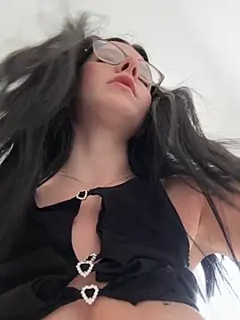 Snapshot of RoxiBlack chatting on November 30, 2025, 7:53 am RoxiBlack online show from November 30, 2025, 7:53 am