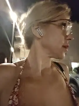 Snapshot of blondyruby chatting on July 16, 2026, 9:34 pm blondyruby online show from July 16, 2026, 9:34 pm