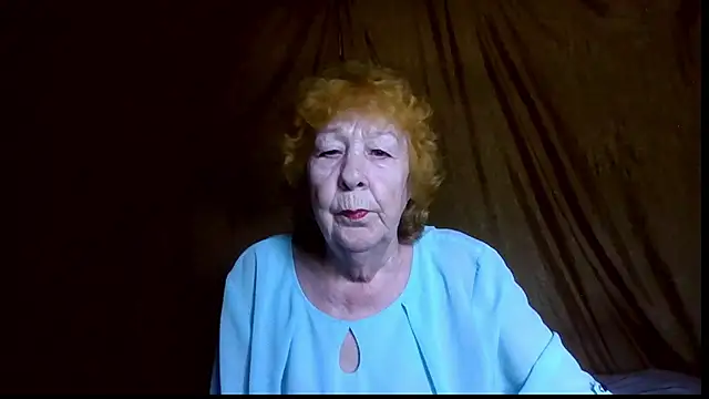 Snapshot of _Estelitta_5 chatting on July 29, 2026, 9:19 am Estelitta 5 online show from July 29, 2026, 9:19 am