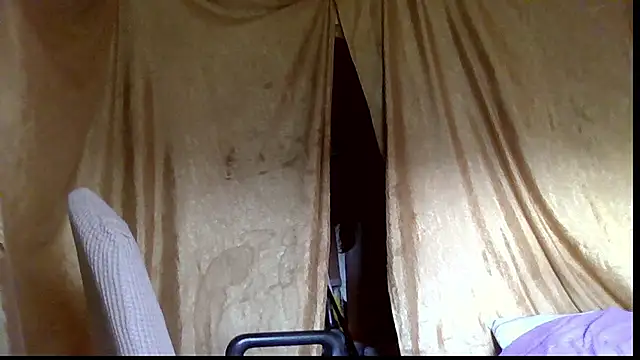 Snapshot of _Estelitta_5 chatting on July 7, 2026, 7:23 am Estelitta 5 online show from July 7, 2026, 7:23 am