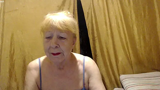 Snapshot of _Estelitta_5 chatting on October 30, 2025, 6:49 pm Estelitta 5 online show from October 30, 2025, 6:49 pm
