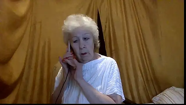 Snapshot of _Estelitta_5 chatting on June 3, 2026, 2:55 pm Estelitta 5 online show from June 3, 2026, 2:55 pm