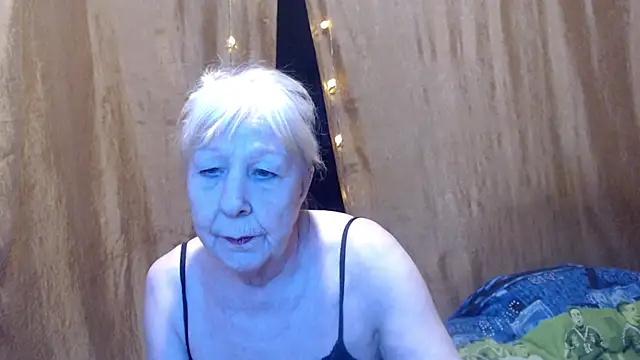 Snapshot of _Estelitta_5 chatting on January 23, 2025, 10:11 pm Estelitta 5 online show from January 23, 2025, 10:11 pm