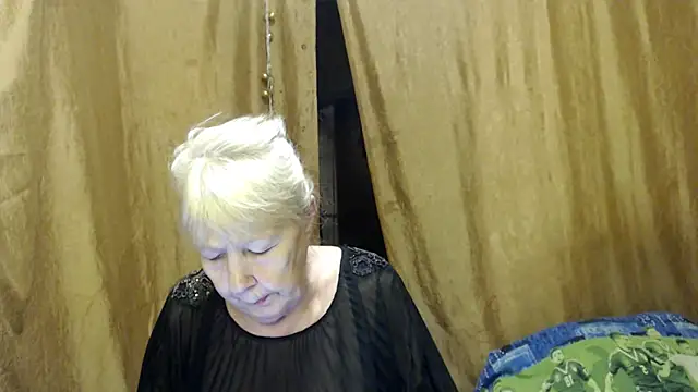 Snapshot of _Estelitta_5 chatting on February 8, 2025, 10:39 am Estelitta 5 online show from February 8, 2025, 10:39 am