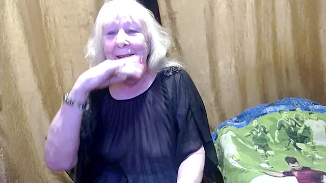 Snapshot of _Estelitta_5 chatting on February 7, 2025, 2:04 pm Estelitta 5 online show from February 7, 2025, 2:04 pm
