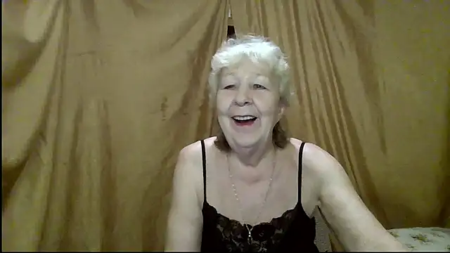  Estelitta 5 online show from March 12, 2026, 5:28 pm