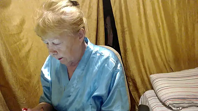 Snapshot of _Estelitta_5 chatting on October 11, 2025, 7:48 pm Estelitta 5 online show from October 11, 2025, 7:48 pm