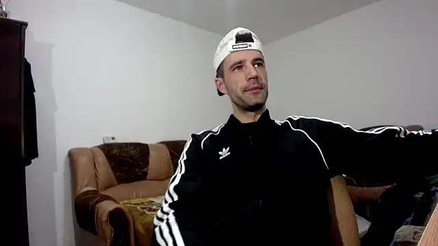 Snapshot of I_like_older_menn chatting on February 12, 2026, 5:51 am I like older menn online show from February 12, 2026, 5:51 am