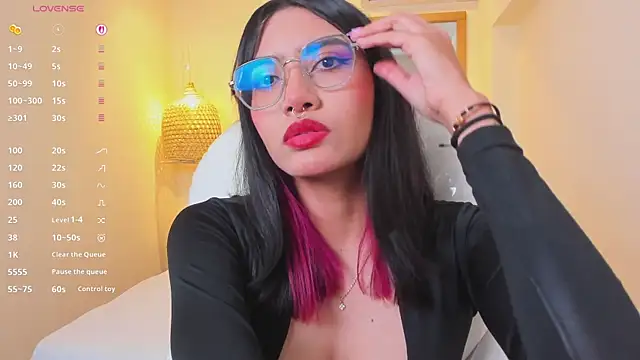 AzuraKindong online show from March 12, 2026, 7:51 pm