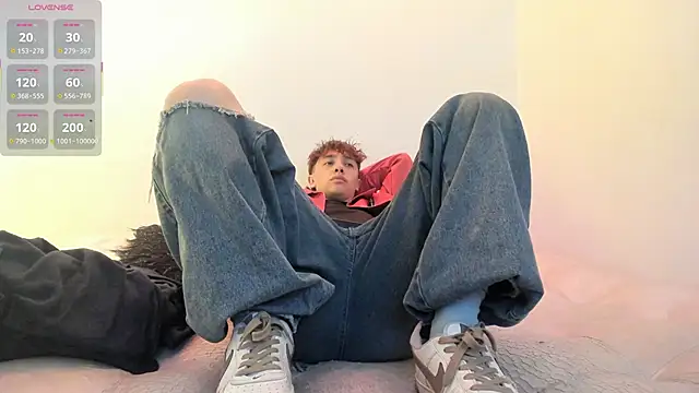 Snapshot of Tomy_Rox chatting on December 3, 2025, 8:19 pm Tomy Rox online show from December 3, 2025, 8:19 pm