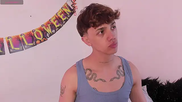 Snapshot of Tomy_Rox chatting on October 30, 2025, 9:22 pm Tomy Rox online show from October 30, 2025, 9:22 pm