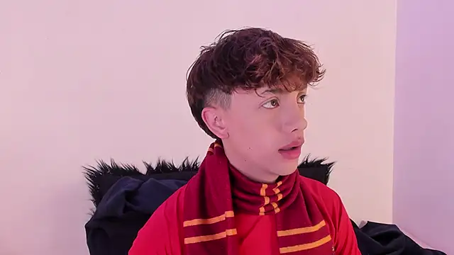 Snapshot of Tomy_Rox chatting on December 5, 2025, 7:55 pm Tomy Rox online show from December 5, 2025, 7:55 pm