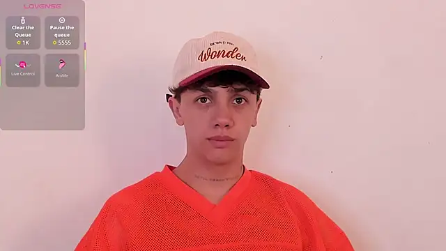 Snapshot of Tomy_Rox chatting on November 22, 2025, 8:29 pm Tomy Rox online show from November 22, 2025, 8:29 pm