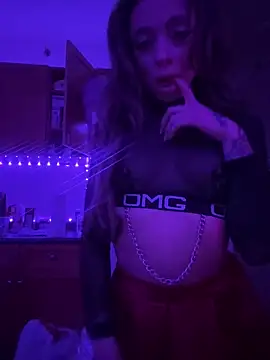 Snapshot of greedybratt chatting on November 18, 2025, 6:39 am greedybratt online show from November 18, 2025, 6:39 am