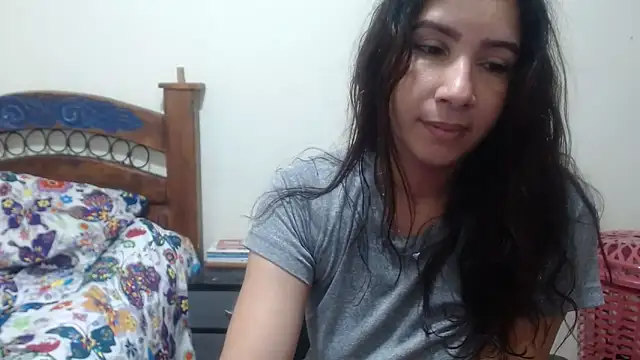 Snapshot of Ainhoa-hot chatting on May 15, 2026, 4:43 am Ainhoa-hot online show from May 15, 2026, 4:43 am