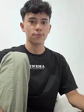 Snapshot of Angel_esteban_fx chatting on December 14, 2025, 3:35 am Angel esteban fx online show from December 14, 2025, 3:35 am