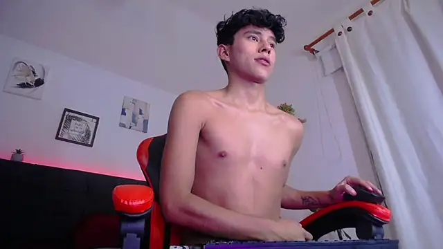 Snapshot of Angel_esteban_fx chatting on October 9, 2025, 3:51 am Angel esteban fx online show from October 9, 2025, 3:51 am