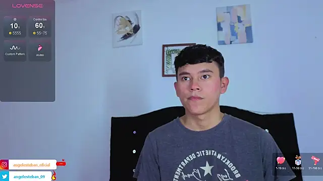 Snapshot of Angel_esteban_fx chatting on November 7, 2025, 3:22 am Angel esteban fx online show from November 7, 2025, 3:22 am