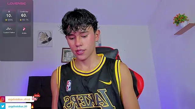 Snapshot of Angel_esteban_fx chatting on October 8, 2025, 3:52 am Angel esteban fx online show from October 8, 2025, 3:52 am