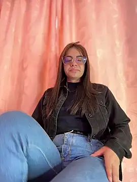 hannacruzsj online show from October 30, 2025, 4:15 pm