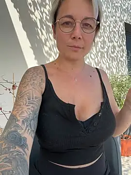 Snapshot of marinella07 chatting on August 2, 2026, 10:35 am marinella07 online show from August 2, 2026, 10:35 am