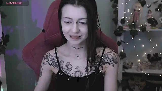 Snapshot of prettybones chatting on June 3, 2026, 10:36 pm prettybones online show from June 3, 2026, 10:36 pm