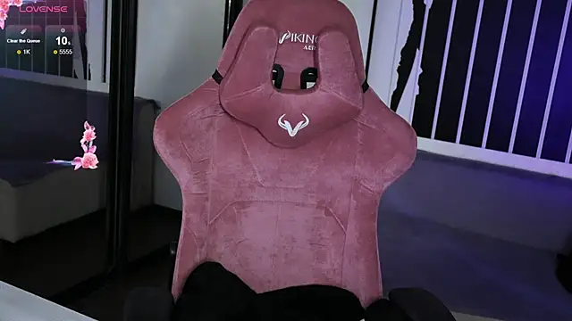 prettybones online show from October 13, 2025, 9:05 pm