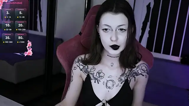 prettybones online show from October 21, 2025, 10:31 pm