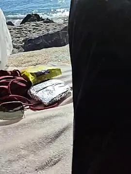 Snapshot of SexyErola27 chatting on October 28, 2025, 9:19 am SexyErola27 online show from October 28, 2025, 9:19 am