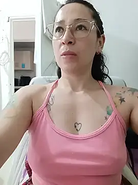 Snapshot of emilypoppy3 chatting on July 24, 2026, 6:48 pm emilypoppy3 online show from July 24, 2026, 6:48 pm