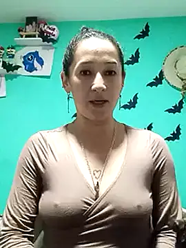 Snapshot of emilypoppy3 chatting on February 15, 2025, 6:33 pm emilypoppy3 online show from February 15, 2025, 6:33 pm