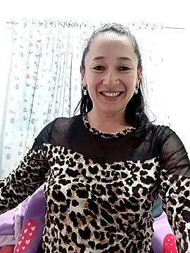 Snapshot of emilypoppy3 chatting on November 19, 2025, 2:00 am emilypoppy3 online show from November 19, 2025, 2:00 am