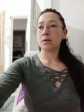 Snapshot of emilypoppy3 chatting on July 19, 2026, 12:13 pm emilypoppy3 online show from July 19, 2026, 12:13 pm