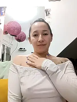 Snapshot of emilypoppy3 chatting on November 26, 2025, 2:00 am emilypoppy3 online show from November 26, 2025, 2:00 am