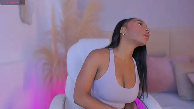 aprilebony  online show from March 30, 2026, 10:39 am