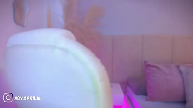 aprilebony  online show from April 6, 2026, 10:38 am