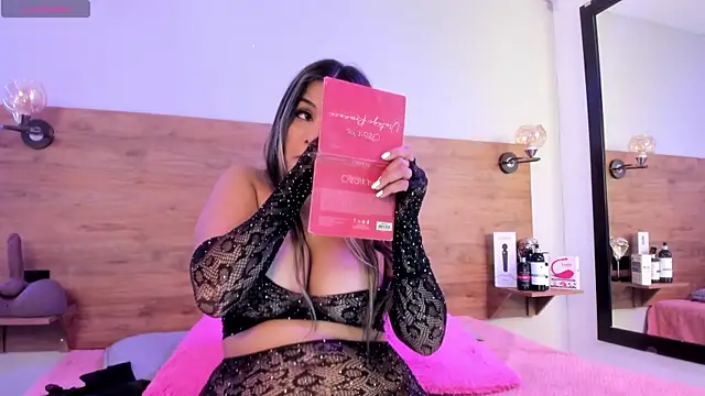 Snapshot of DeboraEvans chatting on November 11, 2025, 8:14 pm DeboraEvans online show from November 11, 2025, 8:14 pm