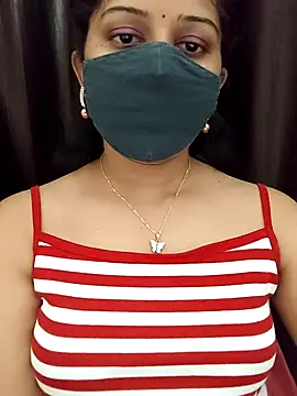 Snapshot of Angleannie chatting on April 15, 2026, 7:58 pm Angleannie online show from April 15, 2026, 7:58 pm