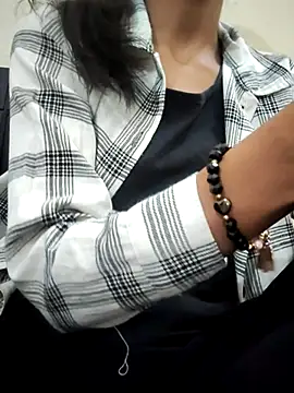 Snapshot of Kumkum_36 chatting on March 20, 2025, 8:31 am Kumkum 36 online show from March 20, 2025, 8:31 am